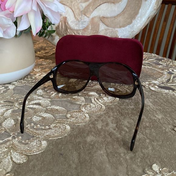 Gucci sunglasses main image 6